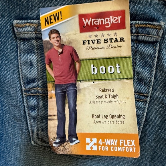 Wrangler Boy’s Blue Jeans, Boot cut, Size 4R, adjustable waist inside, NWT - Picture 2 of 9